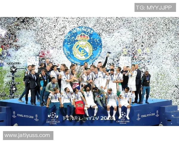 篮球与足球明星同台竞技的精彩瞬间与背后故事探讨